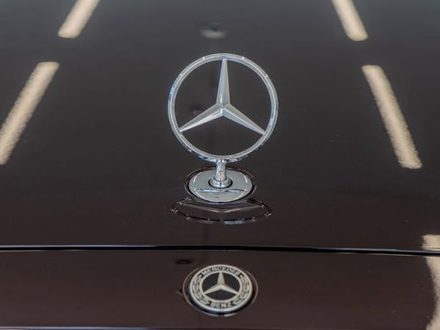 Used 2023 Mercedes-Benz S 500 4MATIC w/ AMG Line image 5