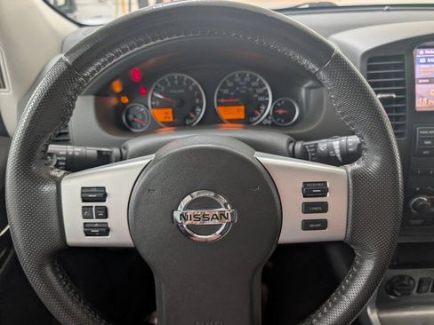 Used 2011 Nissan Pathfinder S AWD/4WD image 9
