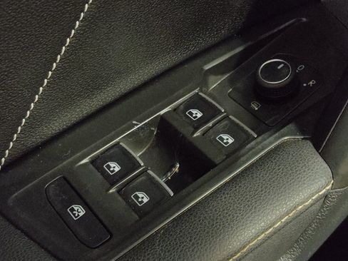 Used 2022 Volkswagen Tiguan SE R-Line FWD image 27