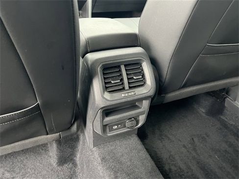 Used 2022 Volkswagen Tiguan SE image 20