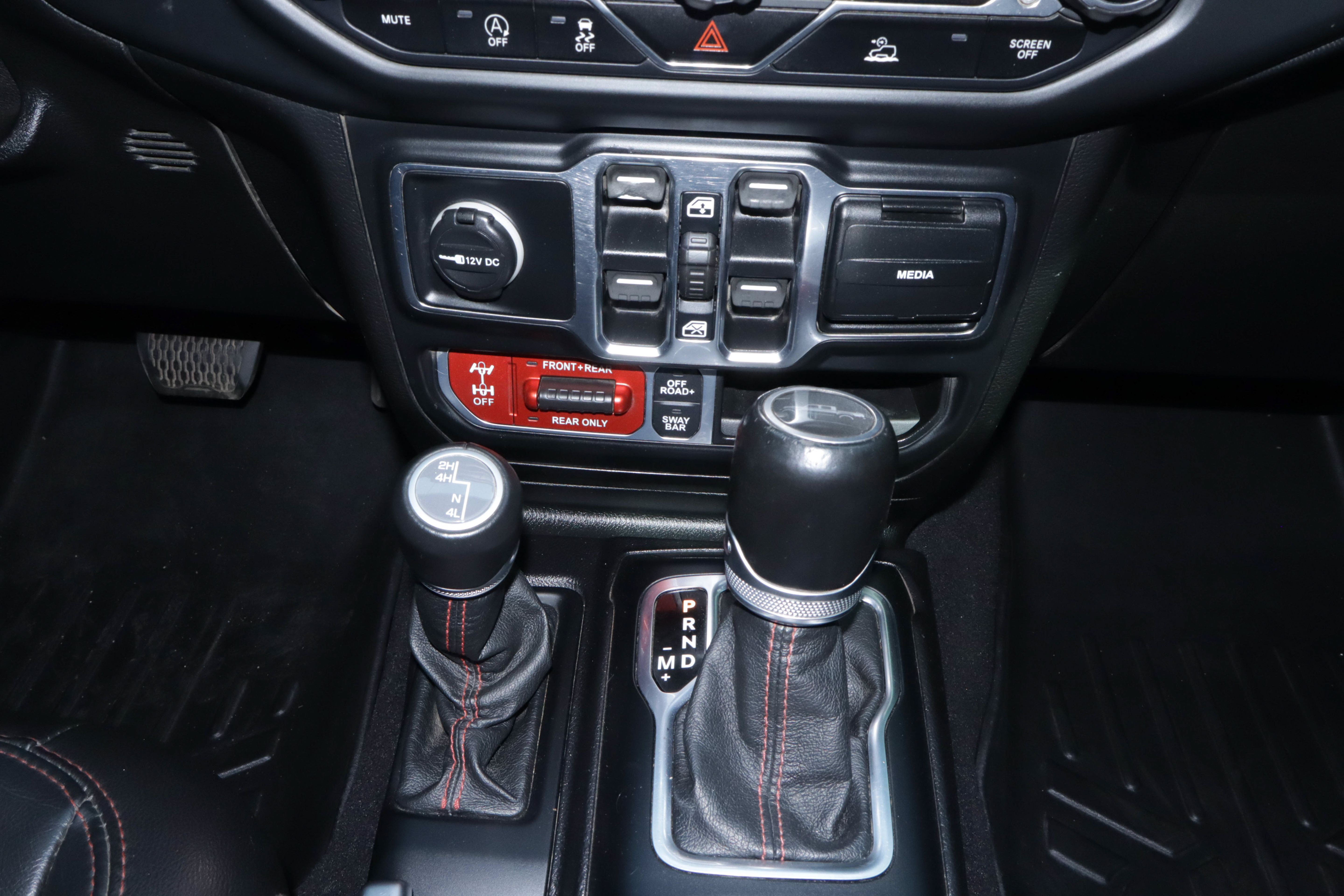 Used 2020 Jeep Gladiator Rubicon AWD/4WD image 10