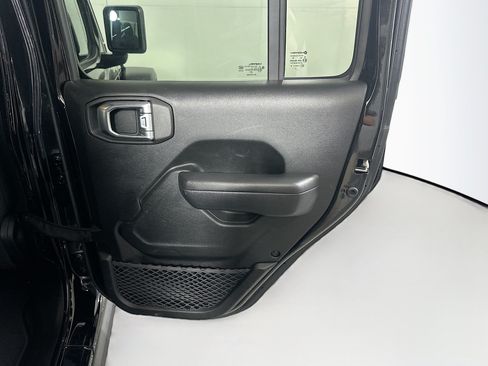 Used 2023 Jeep Wrangler Unlimited Rubicon 4xe w/ Cold Weather Group AWD/4WD image 28