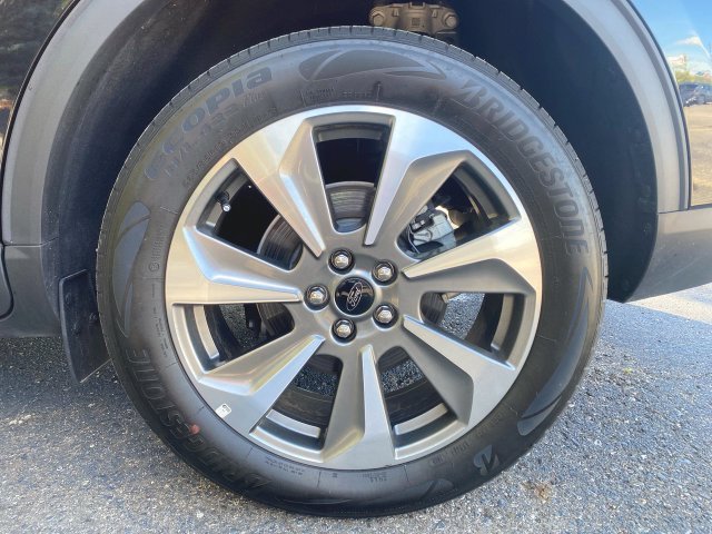 Used 2025 Ford Escape Platinum AWD/4WD image 32