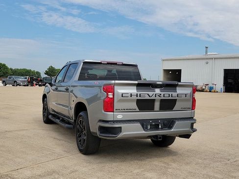 Used 2023 Chevrolet Silverado 1500 Custom w/ Rally Edition AWD/4WD image 4