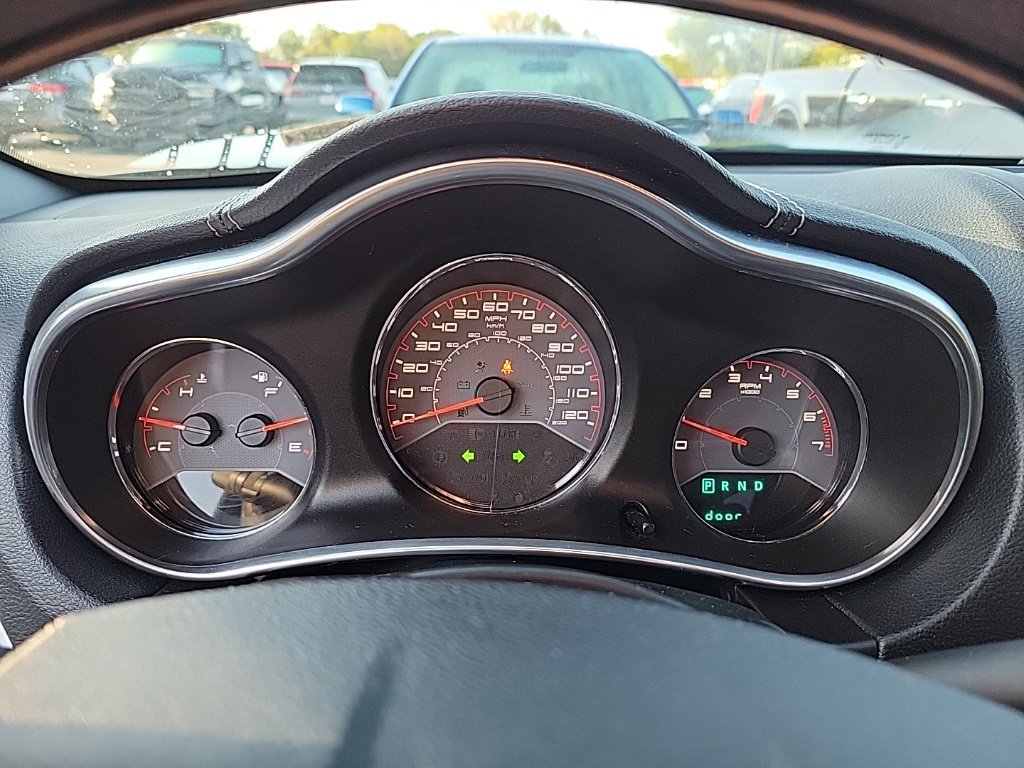 Used 2013 Dodge Avenger SE FWD image 10