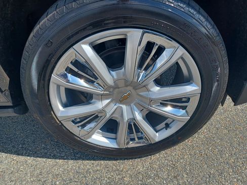 Used 2021 Chevrolet Tahoe High Country w/ Premium Package 2 AWD/4WD image 27
