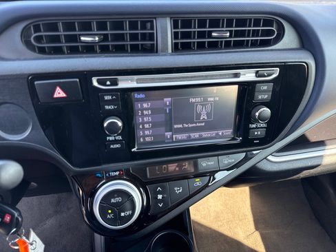 Used 2015 Toyota Prius C Two FWD image 18