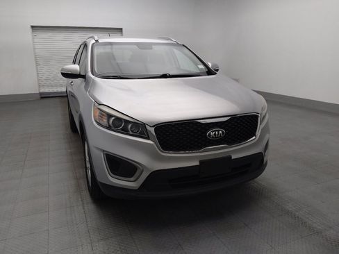 Used 2017 Kia Sorento AWD image 14