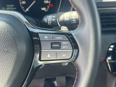 Used 2025 Honda Pilot TrailSport image 5