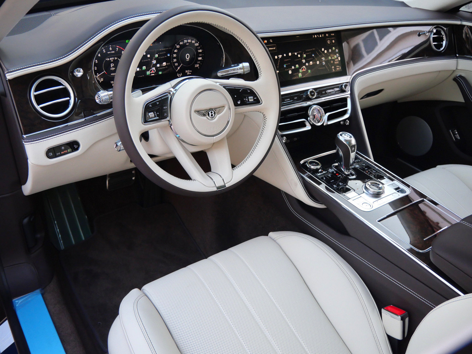 New 2026 Bentley Flying Spur V8 AWD/4WD image 13