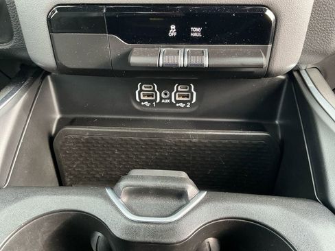 Used 2024 RAM 1500 Laramie image 17