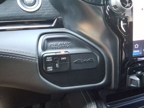Used 2023 RAM 2500 Limited AWD/4WD image 40