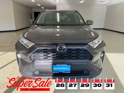 Used 2019 Toyota RAV4 XLE Premium image 2