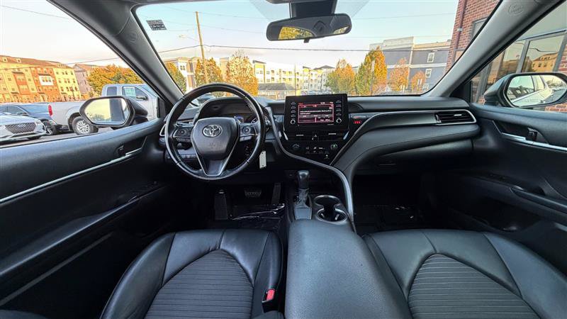Used 2021 Toyota Camry SE FWD image 19
