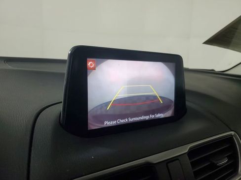 Used 2018 MAZDA MAZDA3 Touring image 28