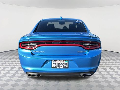 Used 2015 Dodge Charger SXT RWD image 6