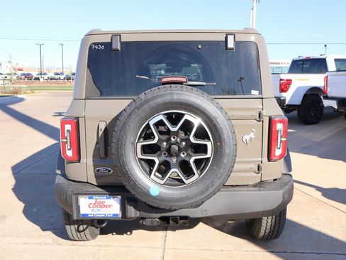 New 2025 Ford Bronco Outer Banks image 22