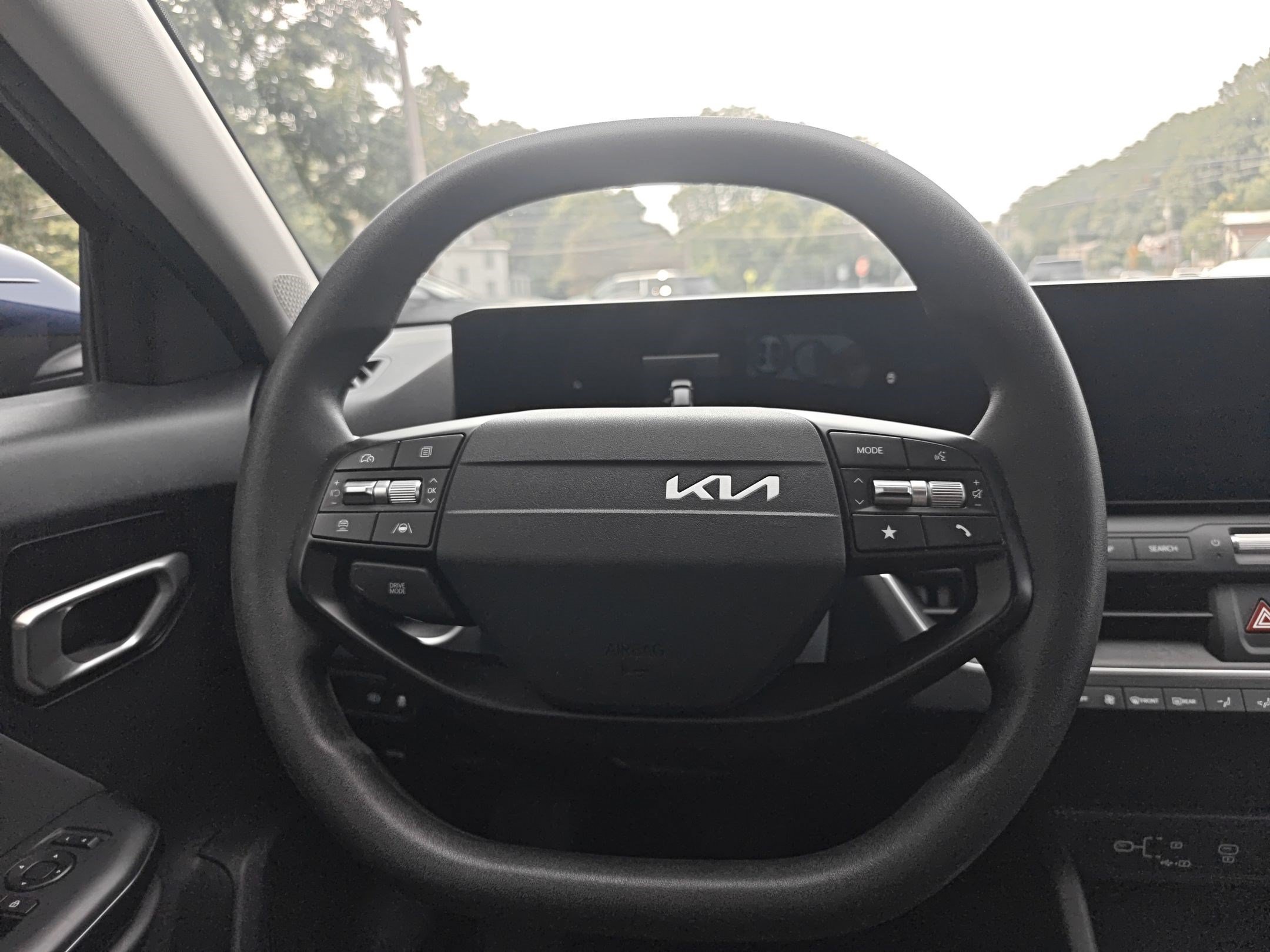 Used 2025 Kia K4 FWD image 11