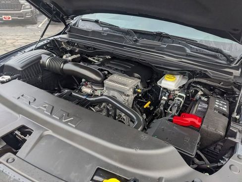 New 2026 RAM 1500 4x4 Crew Cab image 32