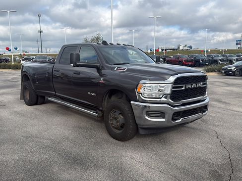 Used 2021 RAM 3500 Tradesman image 3