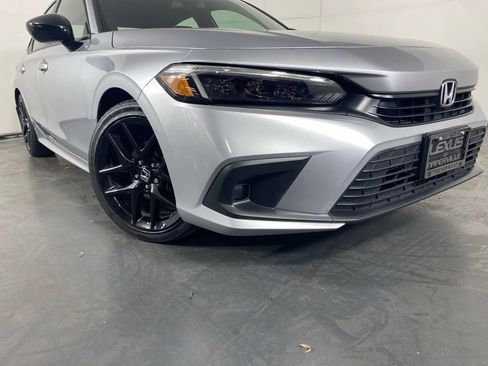 Used 2024 Honda Civic Sport image 3