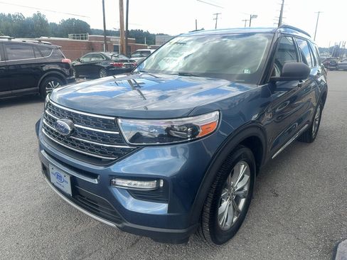 Used 2020 Ford Explorer XLT w/ Equipment Group 202A AWD/4WD image 3
