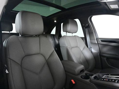 Certified 2026 Porsche Macan AWD/4WD image 18