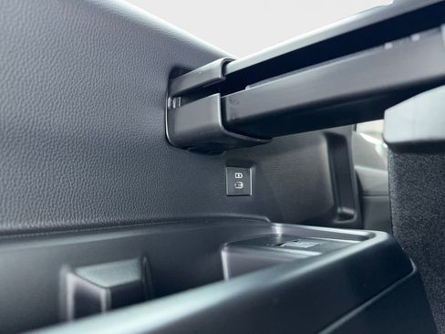 Used 2026 Lexus GX 550 w/ Accessory Package (2T) image 18