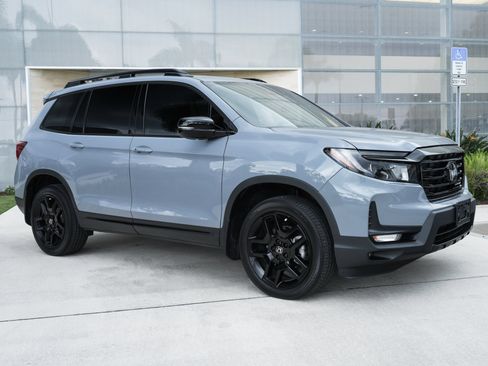 Used 2025 Honda Passport Black Edition image 4
