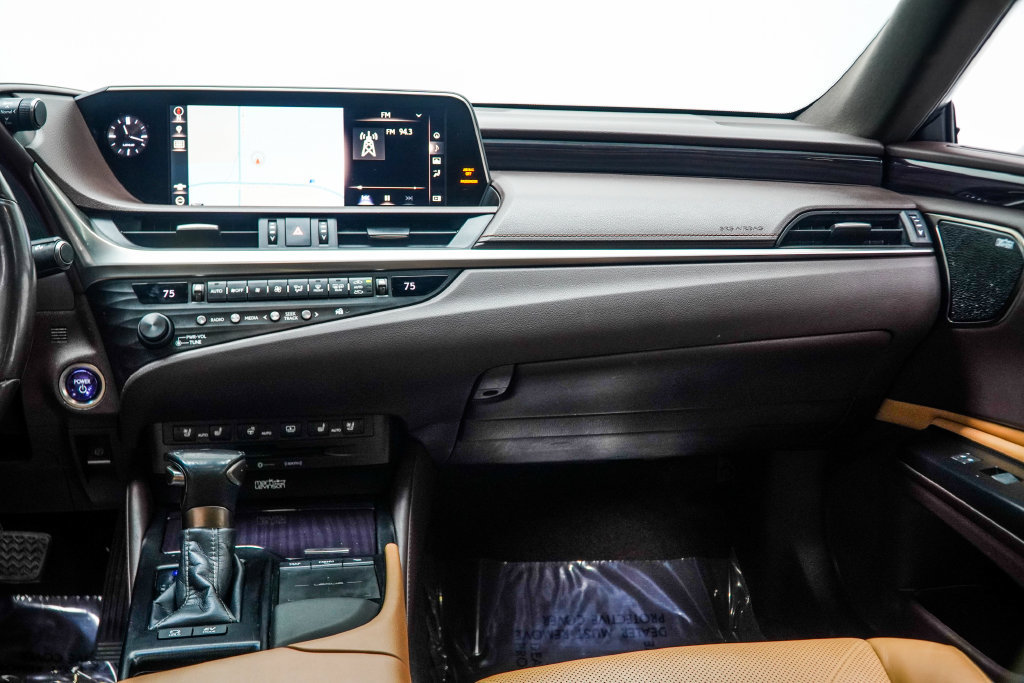 Used 2020 Lexus ES 300h Ultra Luxury FWD image 20