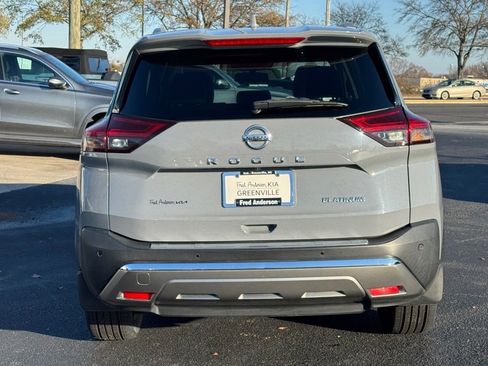 Used 2021 Nissan Rogue Platinum image 4