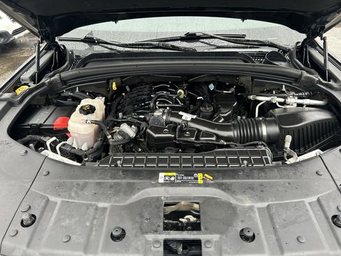 Used 2023 Jeep Grand Cherokee Laredo image 28