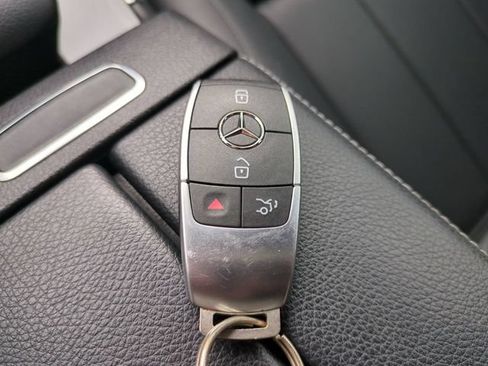 Used 2020 Mercedes-Benz GLB 250 4MATIC image 37