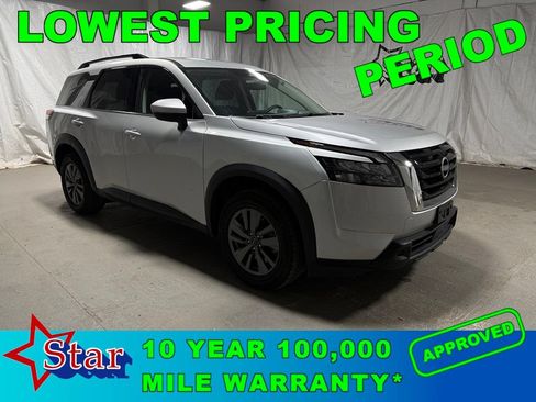 Used 2024 Nissan Pathfinder SV FWD image 1
