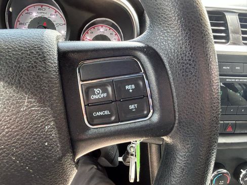 Used 2013 Dodge Avenger SE w/ Blacktop Pkg FWD image 19