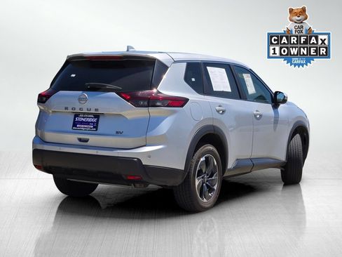 Used 2024 Nissan Rogue SV FWD image 4