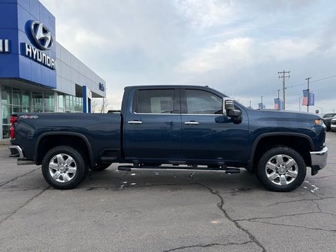 Used 2020 Chevrolet Silverado 2500 LTZ w/ LTZ Premium Package image 9