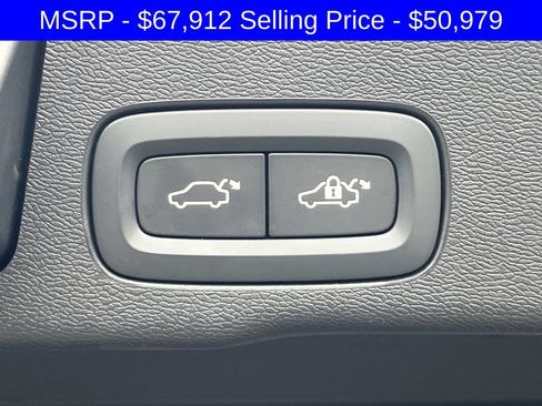 Certified 2025 Volvo XC60 T8 Plus w/ Protection Package Premier image 13