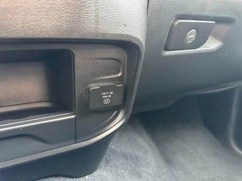 Used 2024 RAM 2500 Laramie w/ Safety Group AWD/4WD image 23