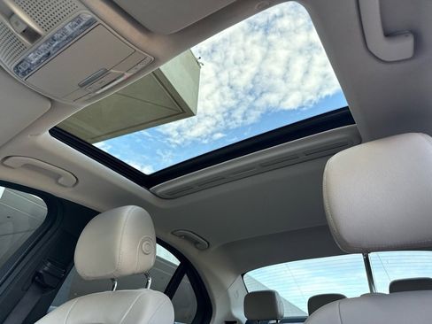 Used 2021 Mercedes-Benz C 300 Sedan image 2