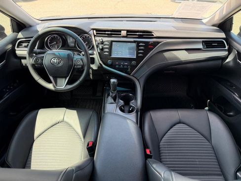 Used 2018 Toyota Camry SE FWD image 24