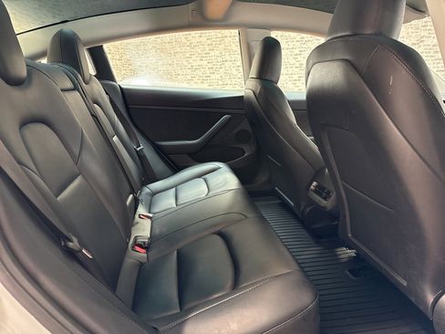 Used 2023 Tesla Model 3 Standard Range image 12