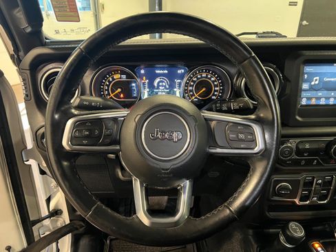 Used 2021 Jeep Wrangler Unlimited Sahara image 11