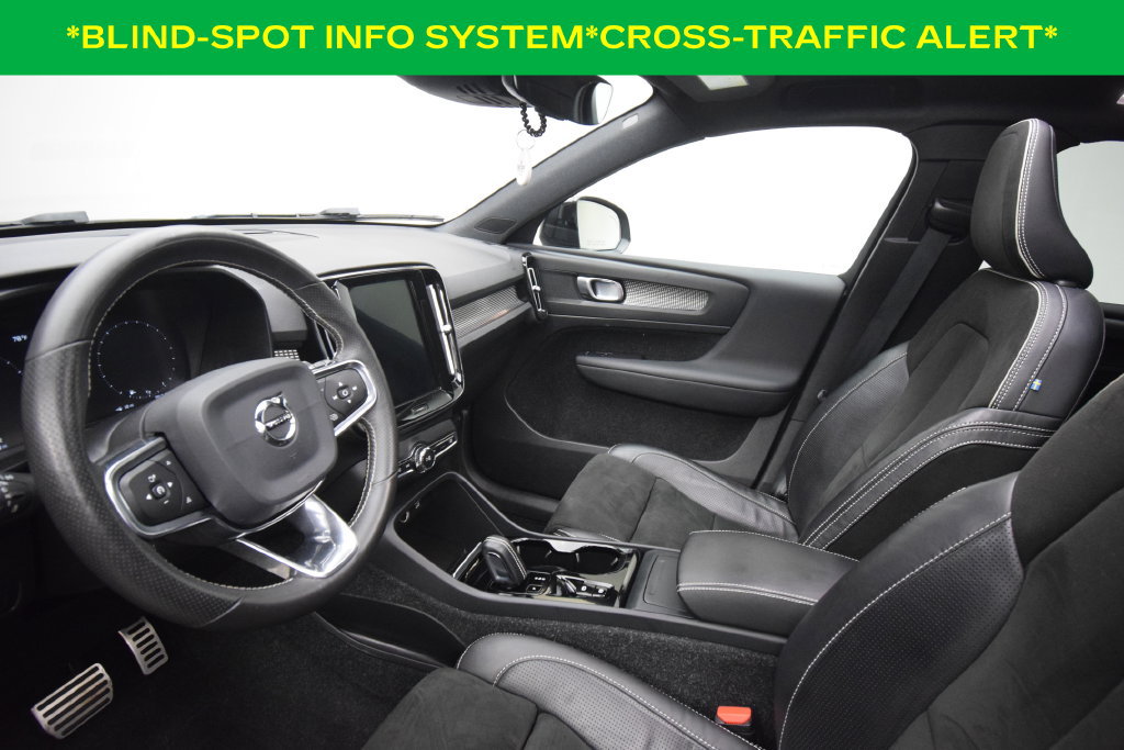 Used 2021 Volvo XC40 T5 R-Design w/ Climate Package AWD/4WD image 7