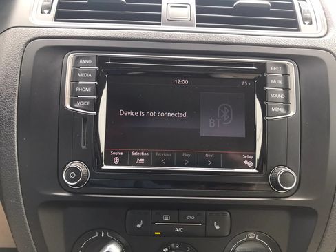 Used 2017 Volkswagen Jetta SE FWD image 25
