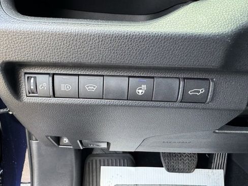 Used 2025 Toyota RAV4 XLE Premium image 22