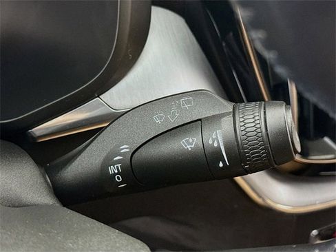 Used 2020 Volvo XC60 T5 Momentum image 16