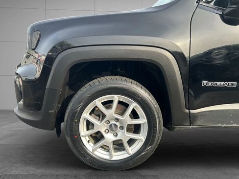 Used 2021 Jeep Renegade Latitude w/ Convenience Group image 24