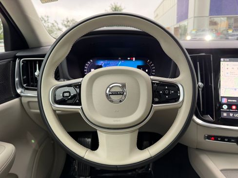 Certified 2025 Volvo V60 B5 Cross Country Plus AWD/4WD image 17
