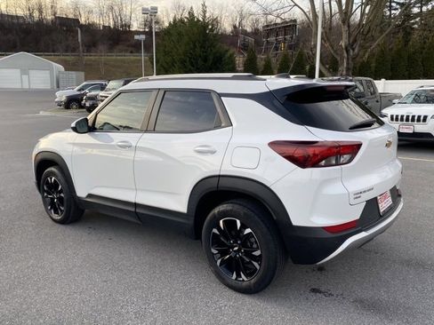 Used 2023 Chevrolet TrailBlazer LT w/ Convenience Package image 3